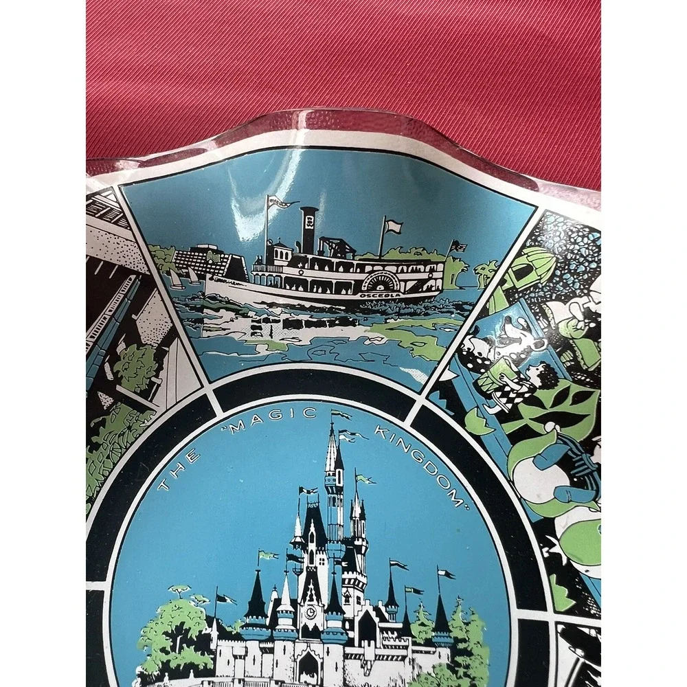 Vintage‎ Walt Disney World Magic Kingdom Fluted Glass Ashtray Candy Dish